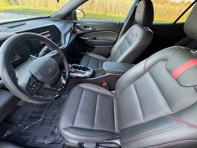 Certified 2025 Chevrolet Trax RS w/ Sunroof Package FWD image 23