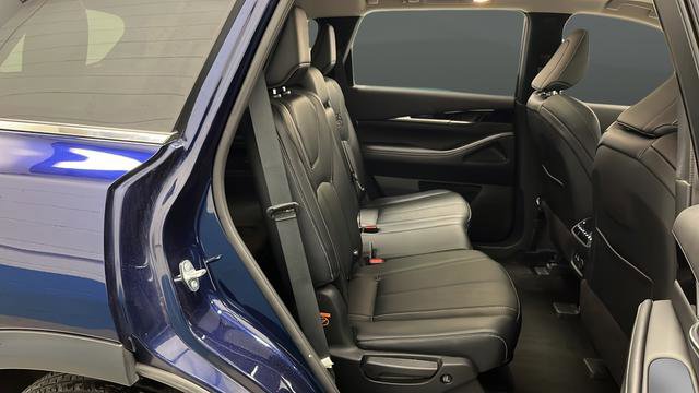 Used 2023 INFINITI QX60 Pure image 11