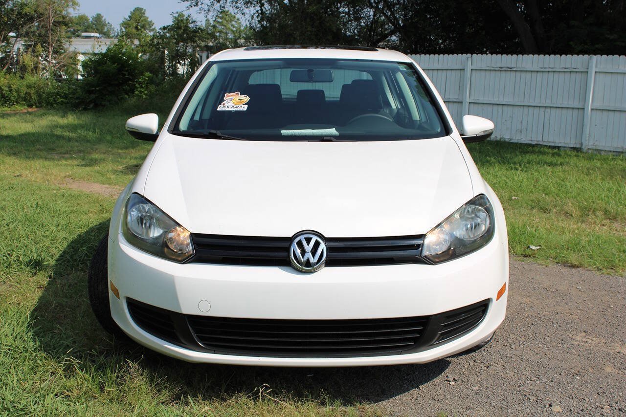 Used 2011 Volkswagen Golf 4-Door FWD image 2