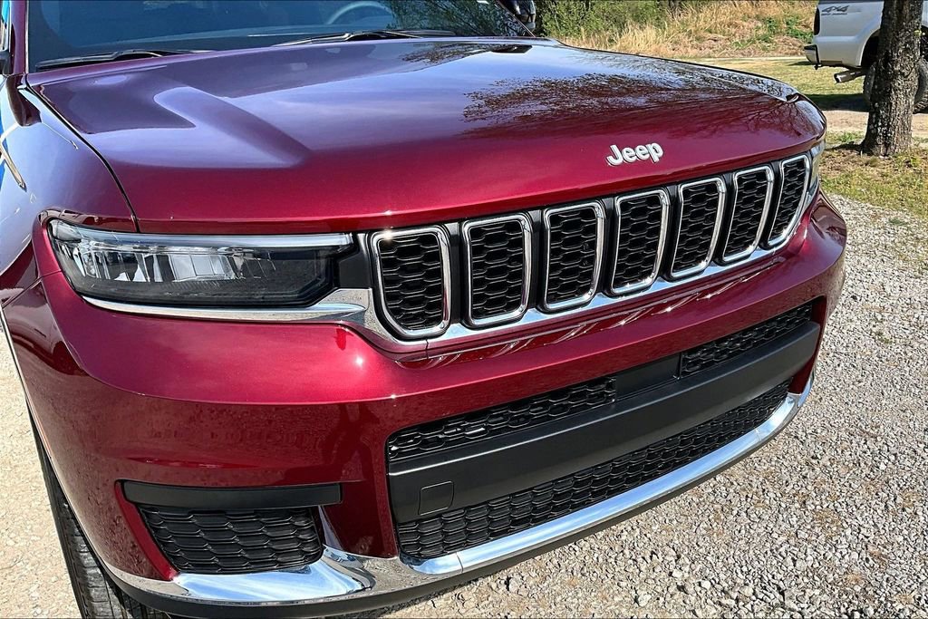 Used 2024 Jeep Grand Cherokee L Laredo w/ Luxury Tech Group I image 28