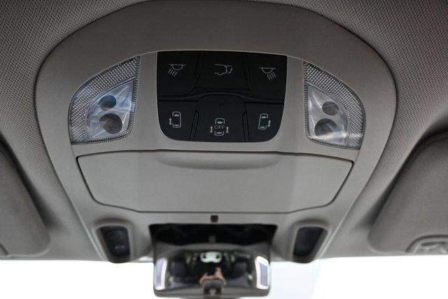 Certified 2024 Chrysler Pacifica Limited FWD image 49