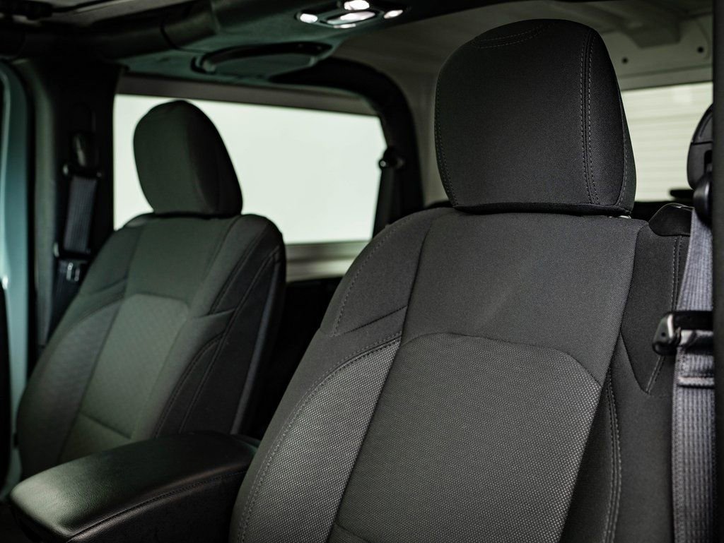 Used 2023 Jeep Wrangler Willys AWD/4WD image 25