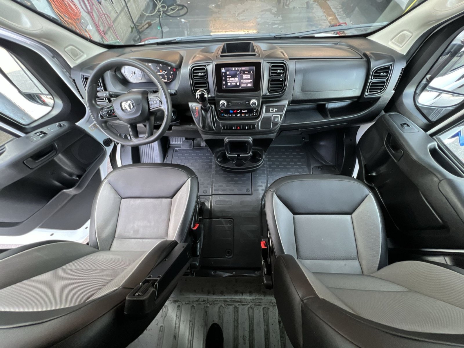 Used 2024 RAM ProMaster 2500 w/ Convenience Group FWD image 30