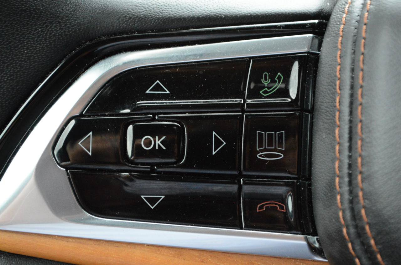 Used 2024 Jeep Grand Cherokee Summit AWD/4WD image 34