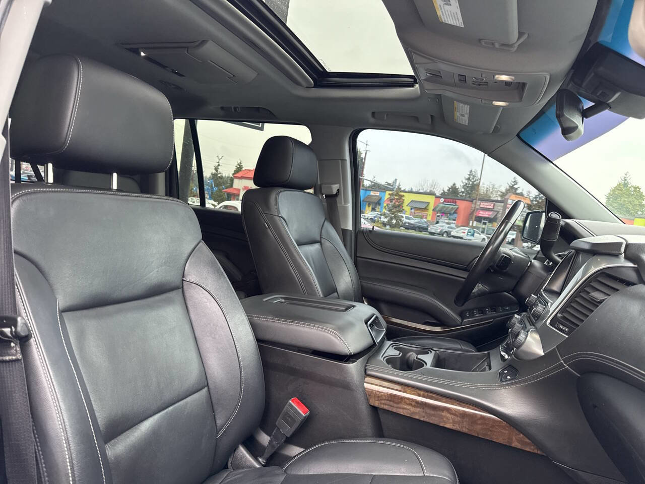 Used 2018 Chevrolet Suburban LT image 15