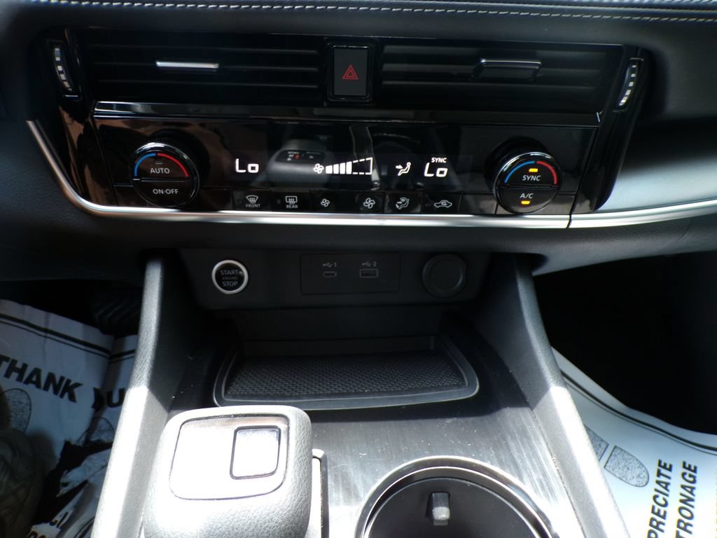 Used 2022 Nissan Rogue SV AWD/4WD image 25