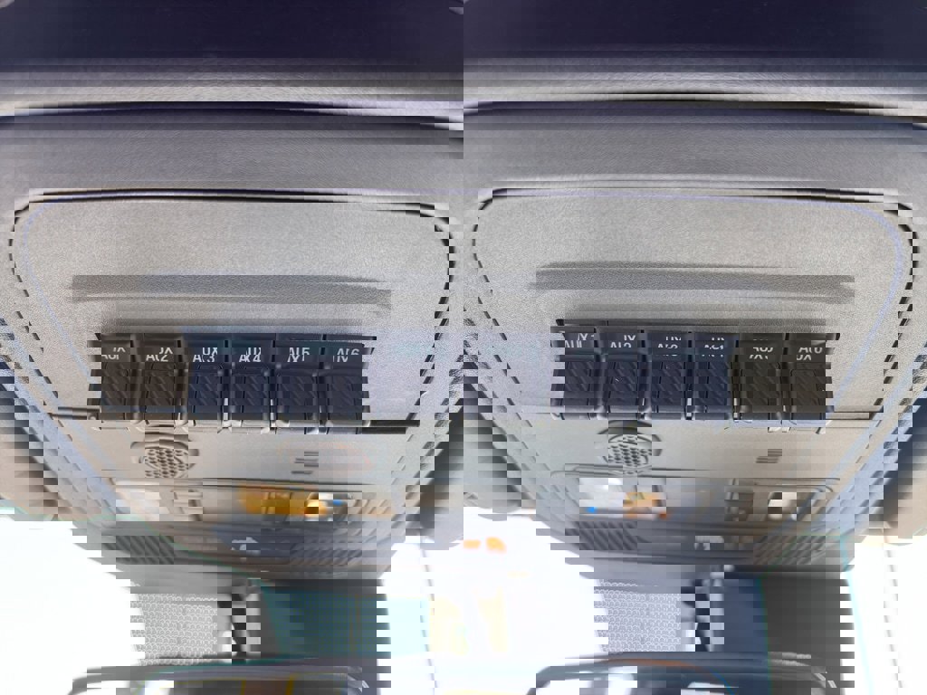 Used 2022 Ford Bronco Wildtrak image 18