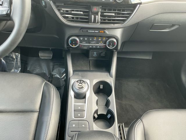 Used 2022 Ford Escape Titanium image 15