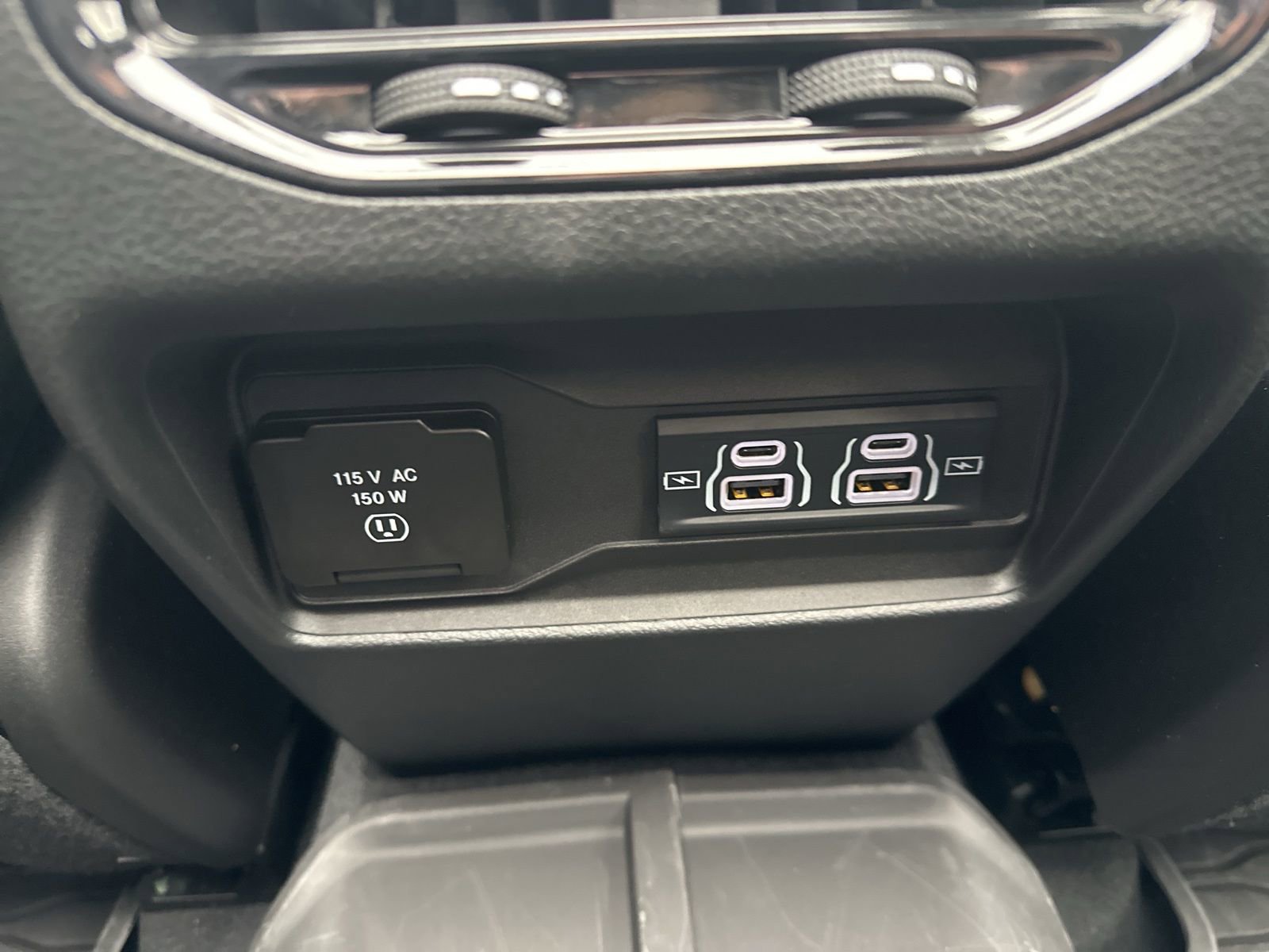 Used 2024 Jeep Grand Cherokee Summit w/ Luxury Tech Group V image 25