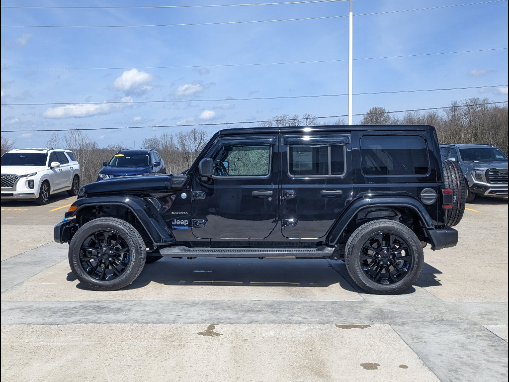 Used 2022 Jeep Wrangler Unlimited Sahara image 9