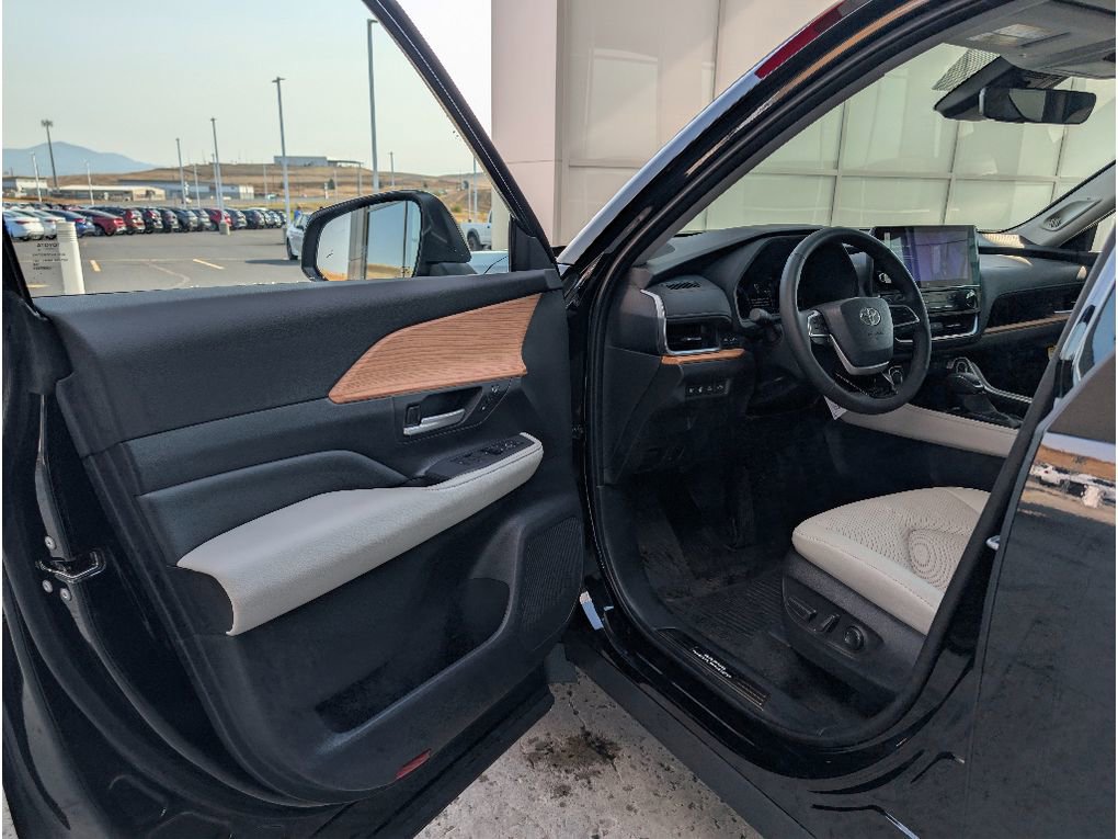 New 2026 Toyota Grand Highlander Limited image 12