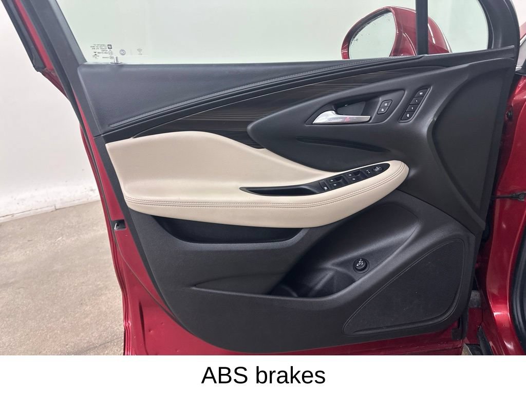 Used 2020 Buick Envision Essence AWD/4WD image 33