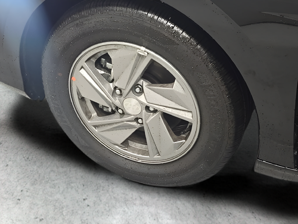 Certified 2026 Hyundai Elantra SE FWD image 39