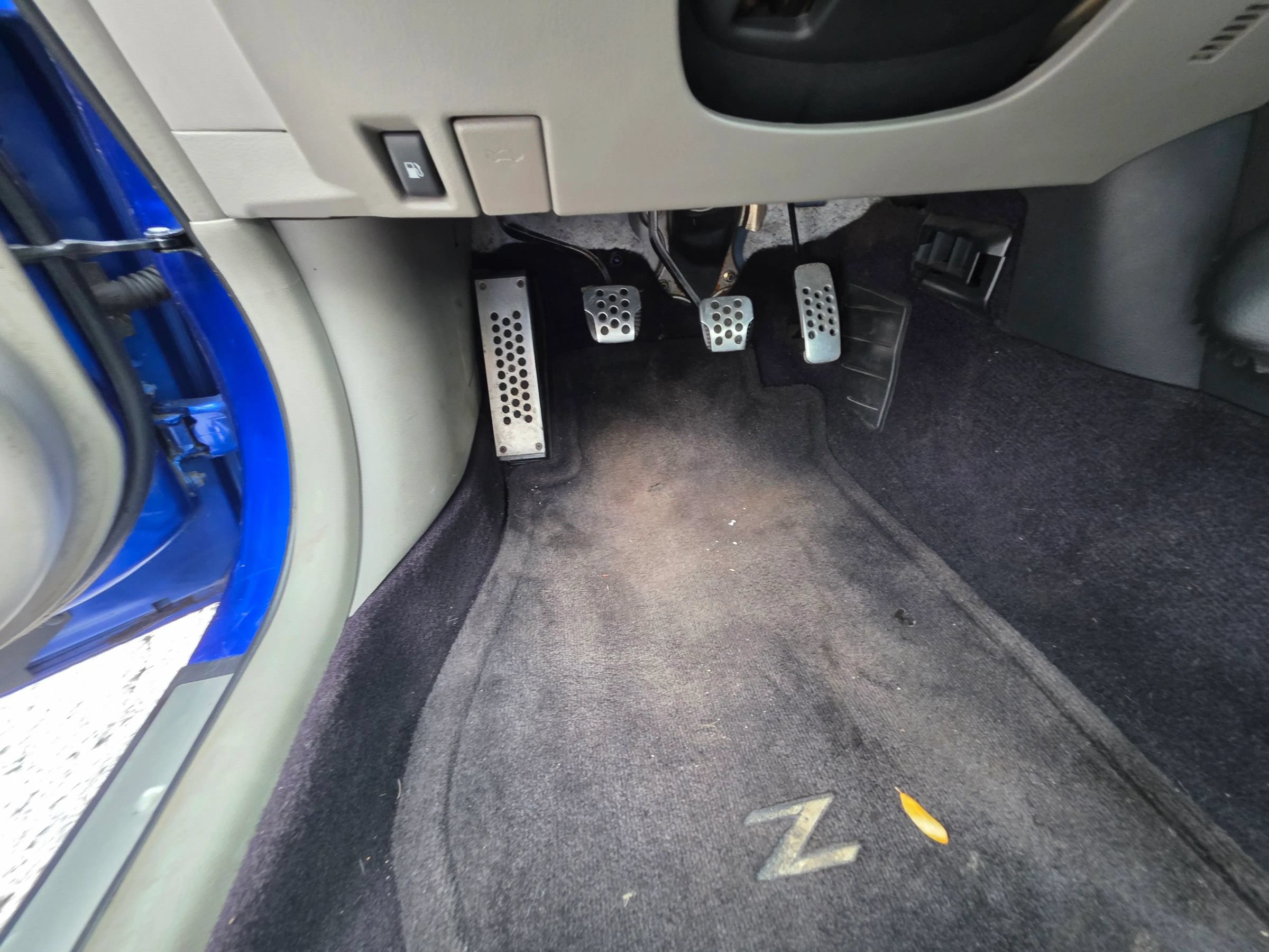 Used 2004 Nissan 350Z Touring RWD image 13