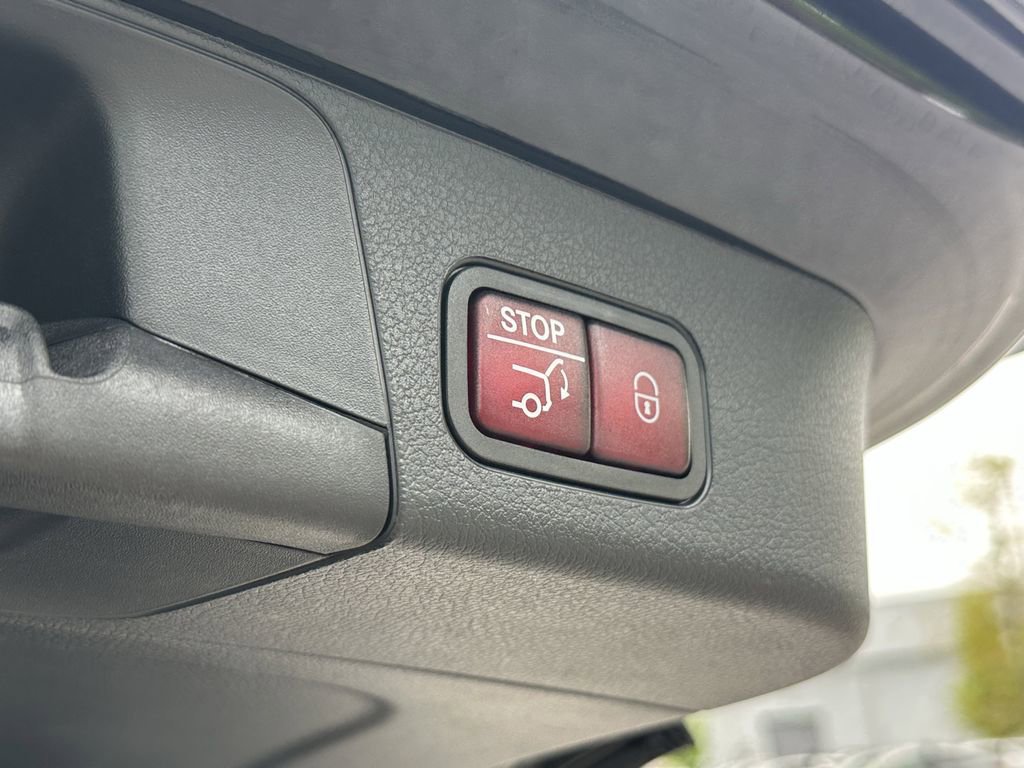 Certified 2025 Mercedes-Benz GLB 250 image 22