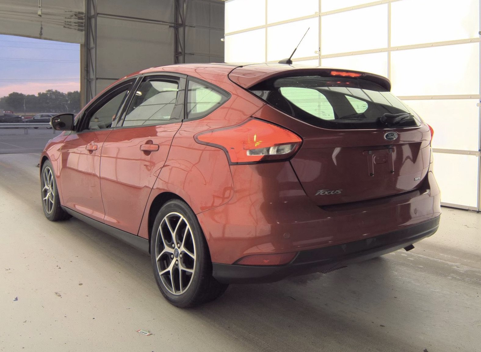 Used 2018 Ford Focus SEL w/ Cold Weather Package FWD image 5
