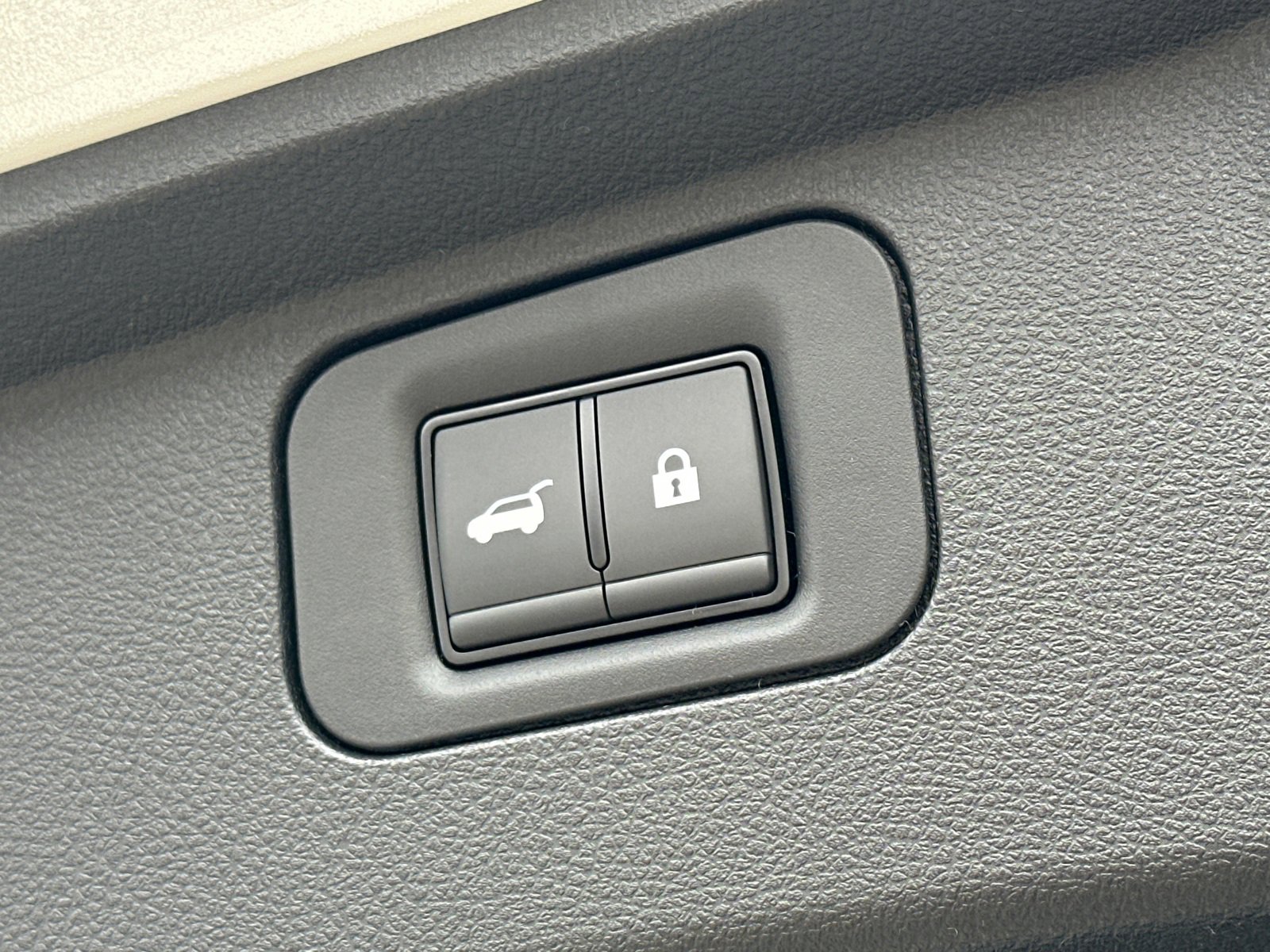 New 2026 Nissan Armada Platinum Reserve image 21