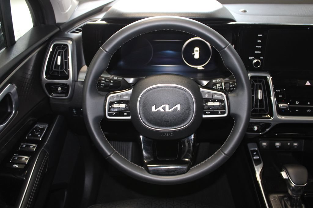 Used 2023 Kia Sorento SX AWD/4WD image 12