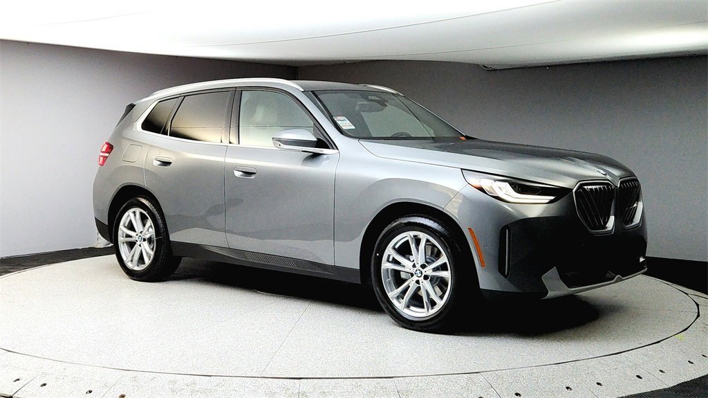 Used 2025 BMW X3 xDrive30i w/ Premium Package image 1