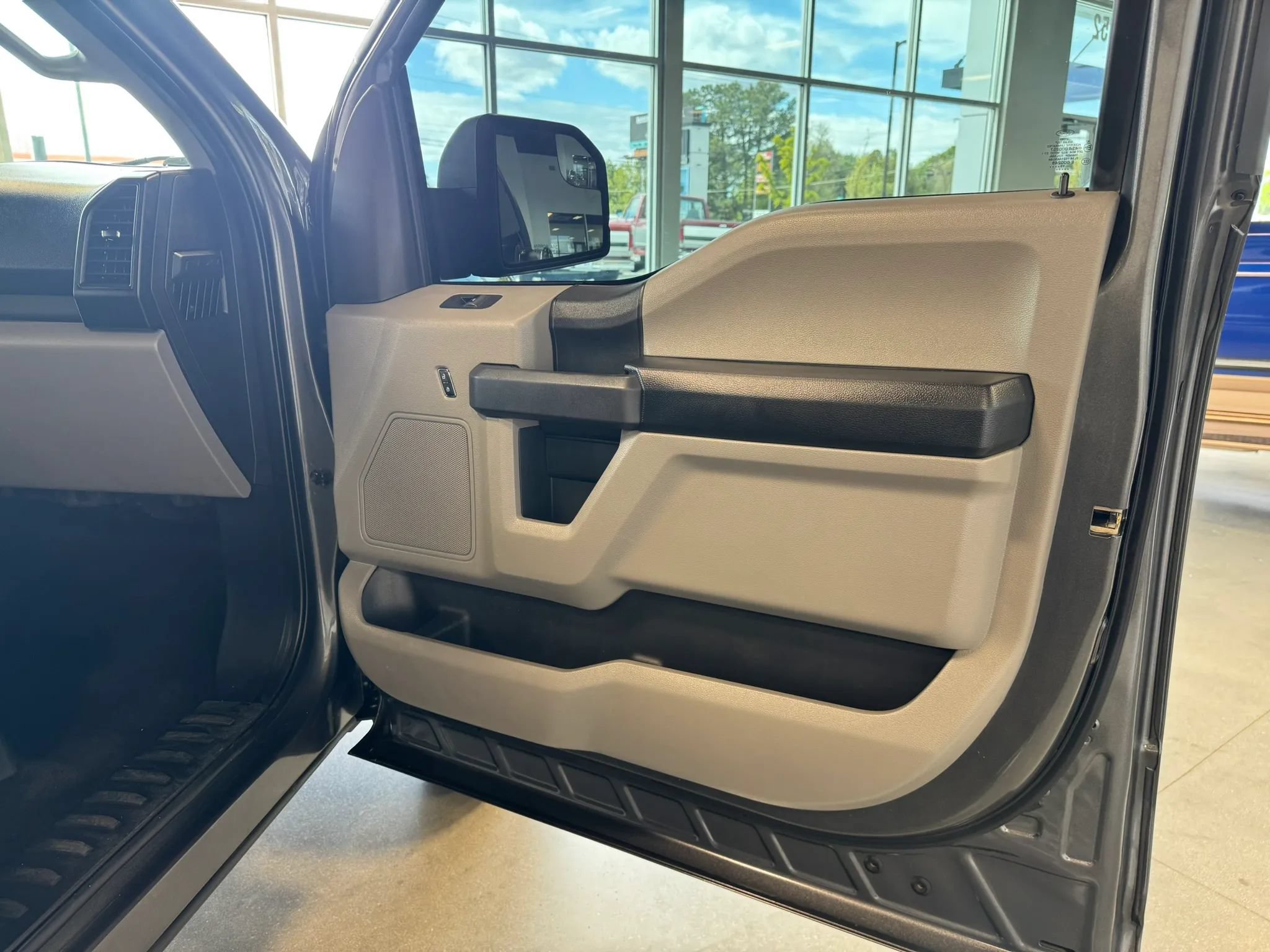 Used 2019 Ford F150 XL w/ Equipment Group 101A Mid AWD/4WD image 22