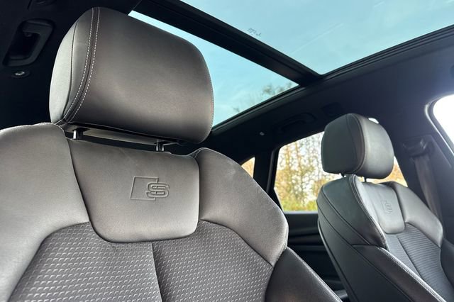 Used 2022 Audi SQ5 Premium image 17