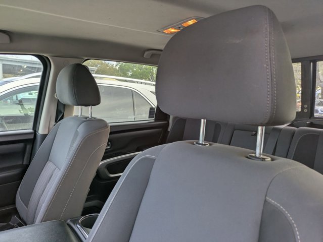 Used 2020 Nissan Titan SV w/ SV Convenience Package image 4