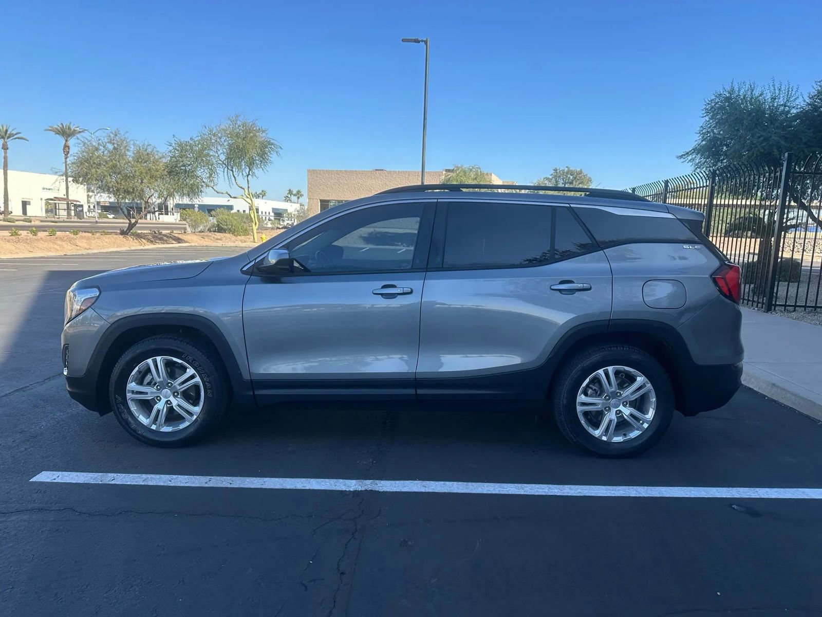 Used 2018 GMC Terrain SLE w/ Driver Convenience Package image 6