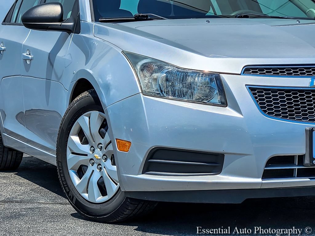 Used 2013 Chevrolet Cruze LS FWD image 3