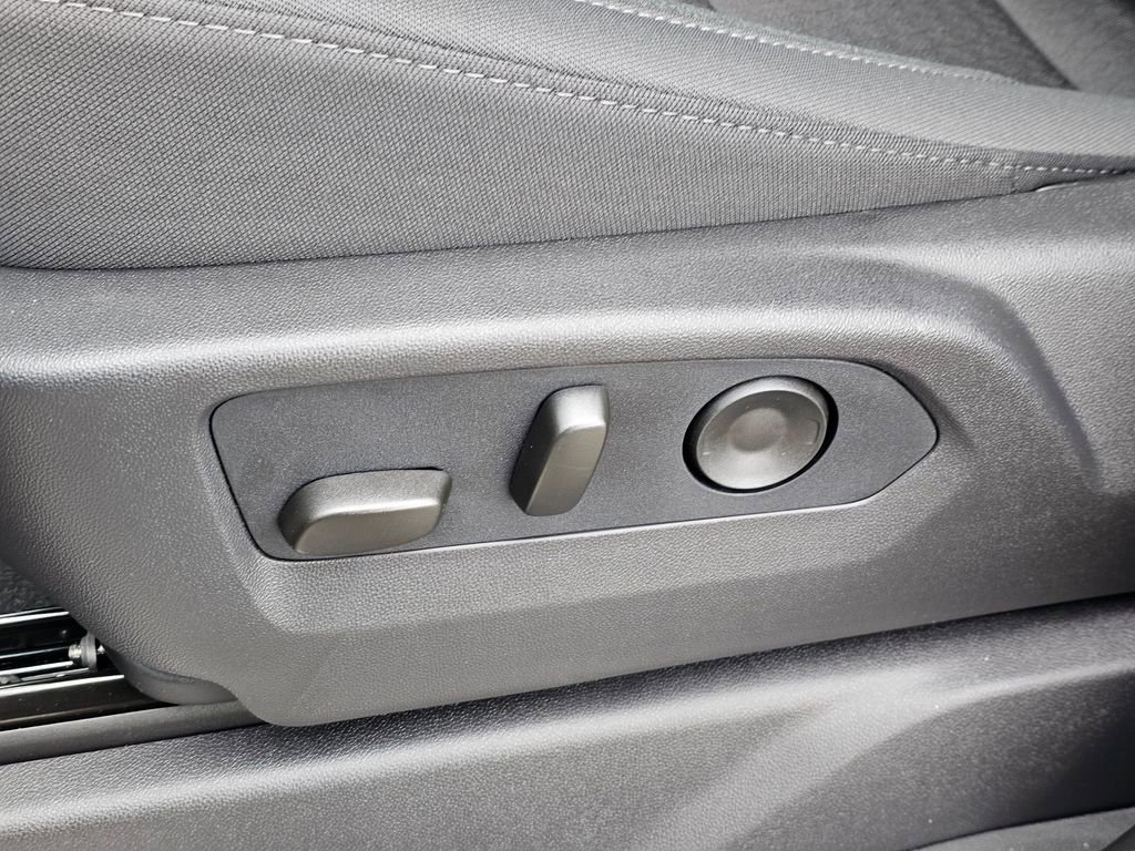 New 2026 Chevrolet Silverado 1500 LT w/ Convenience Package II AWD/4WD image 23