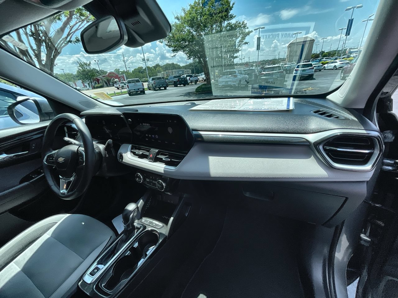 Used 2024 Chevrolet TrailBlazer LT w/ Convenience Package FWD image 26