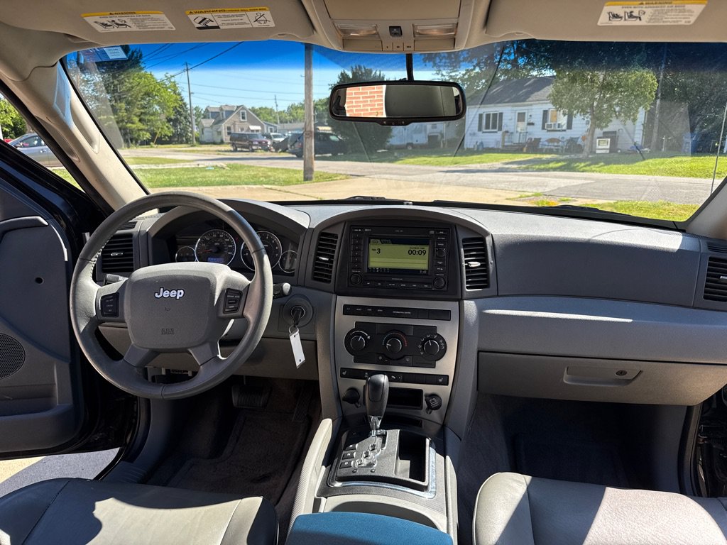 Used 2007 Jeep Grand Cherokee Laredo AWD/4WD image 9