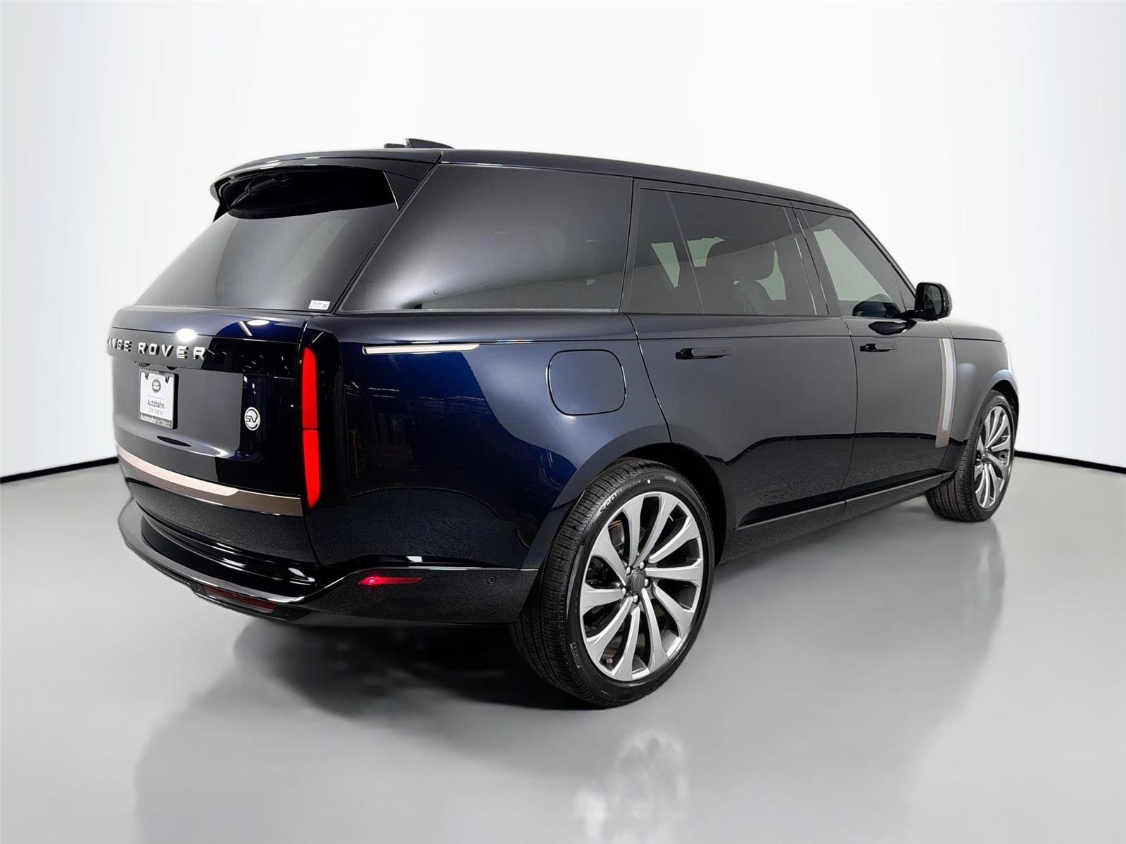 New 2026 Land Rover Range Rover SV AWD/4WD image 5