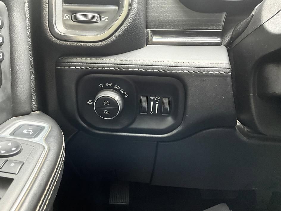Used 2022 RAM 4500 4x4 Crew Cab DRW image 15