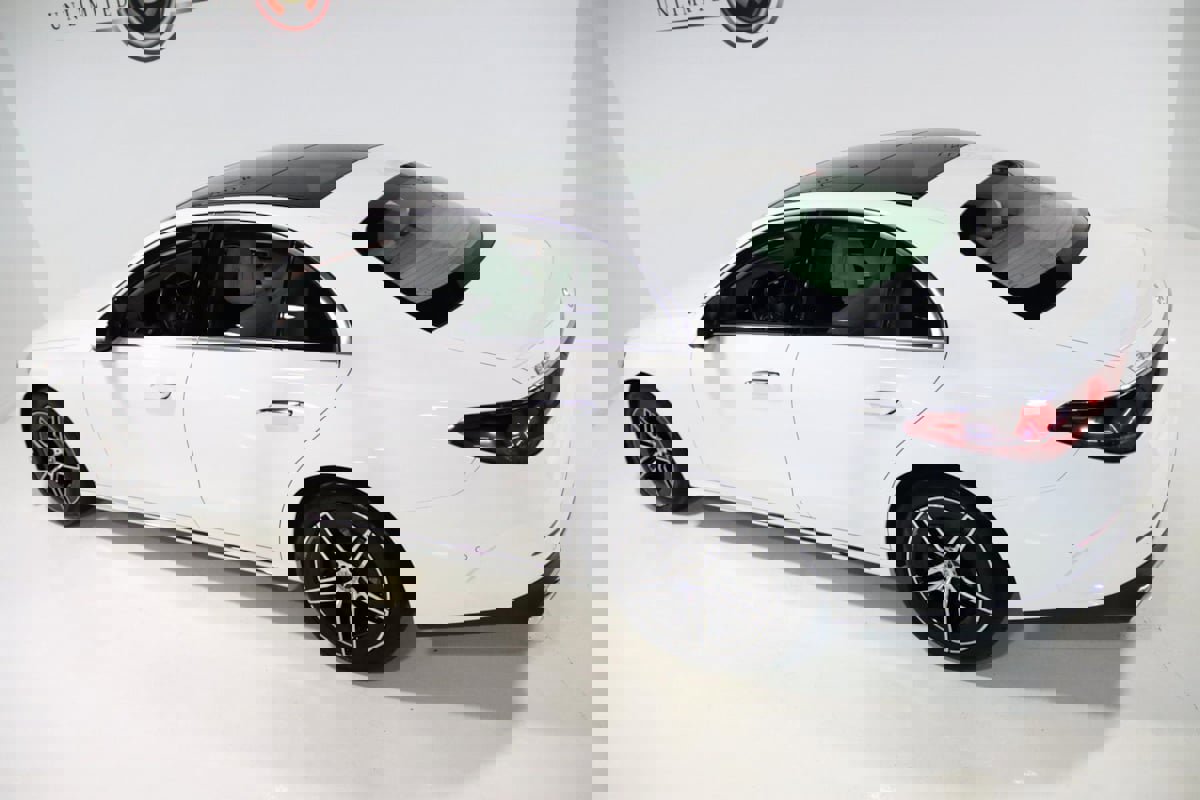 Used 2025 Mercedes-Benz E 350 4MATIC Sedan image 10