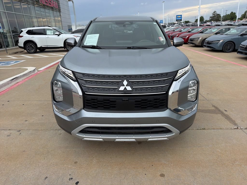 Used 2023 Mitsubishi Outlander SE FWD image 8