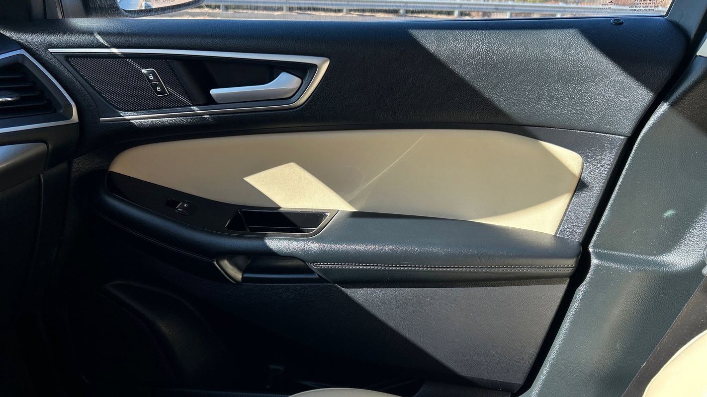 Used 2020 Ford Edge SEL image 25