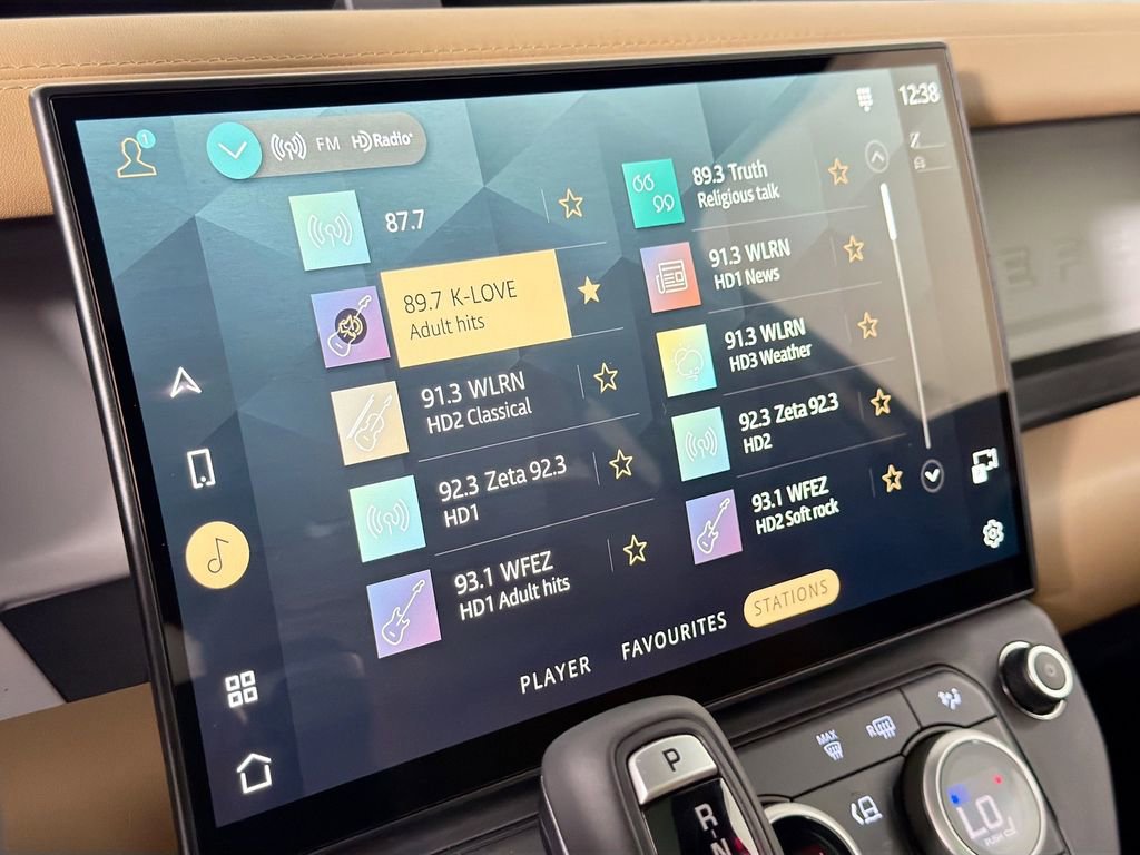 New 2026 Land Rover Defender 130 X-Dynamic SE AWD/4WD image 15