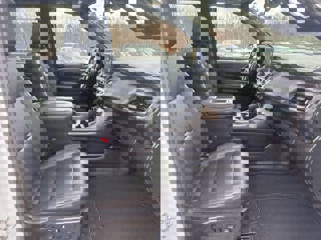 Used 2022 Chevrolet Suburban LT w/ LT Signature Plus Package image 38