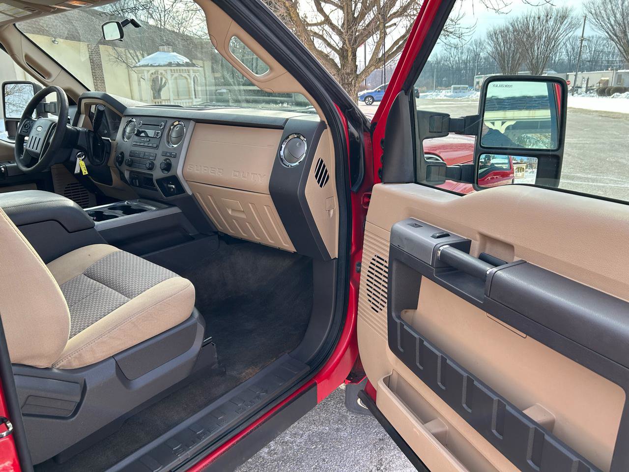 Used 2015 Ford F350 XLT w/ Camper Package image 14