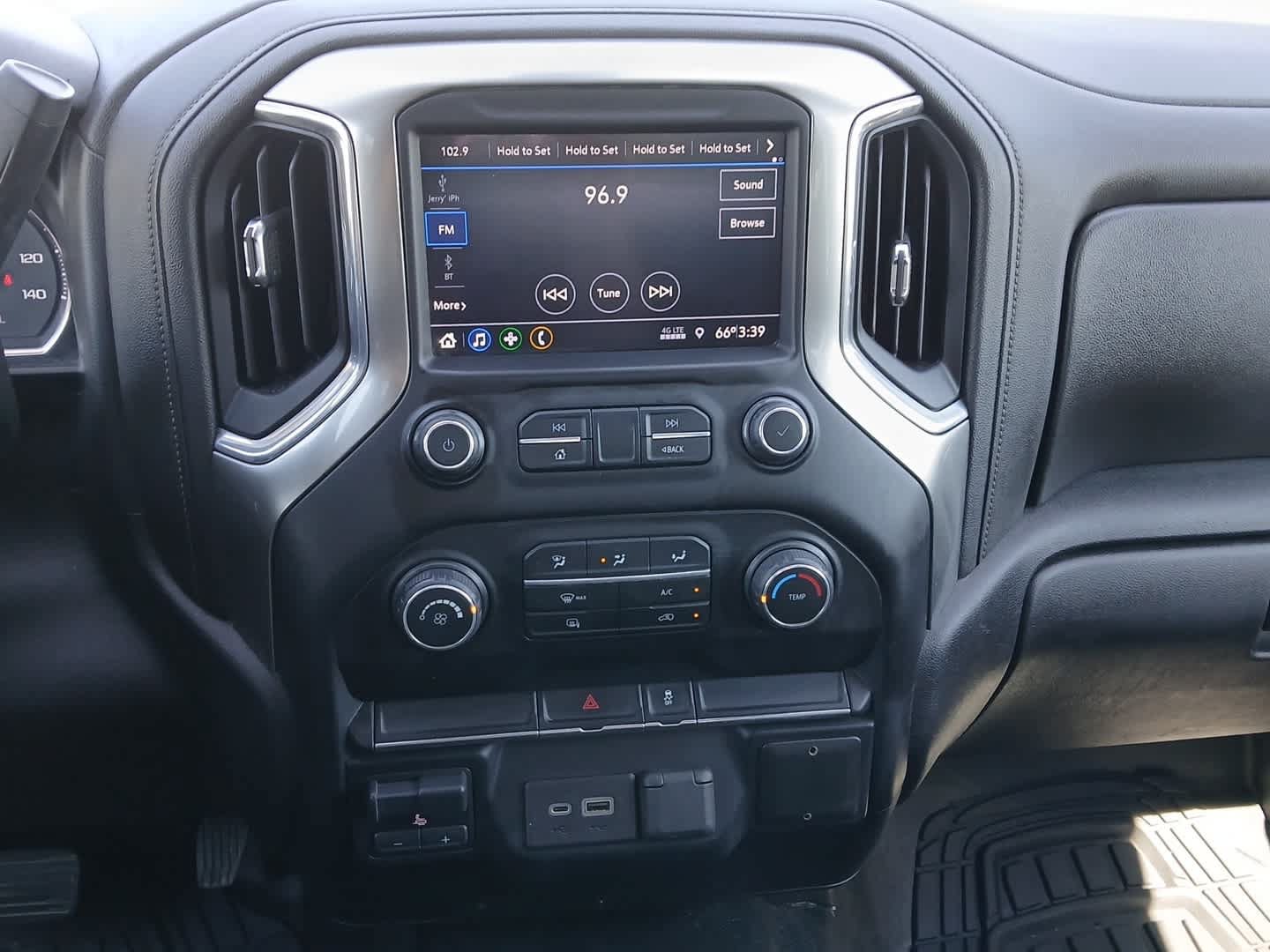 Used 2020 Chevrolet Silverado 2500 LT AWD/4WD image 34