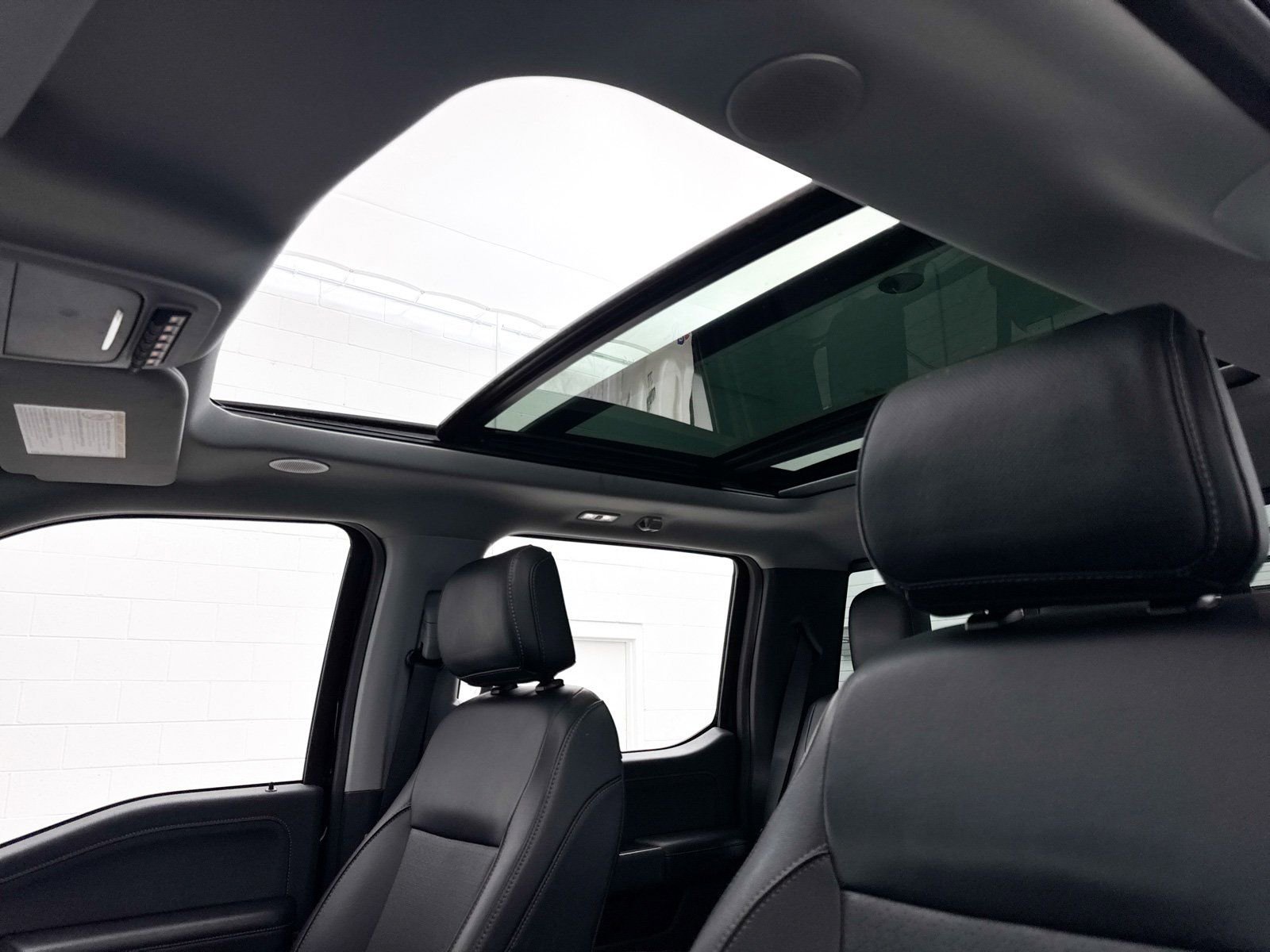 Used 2023 Ford F250 Lariat w/ Lariat Ultimate Package image 3