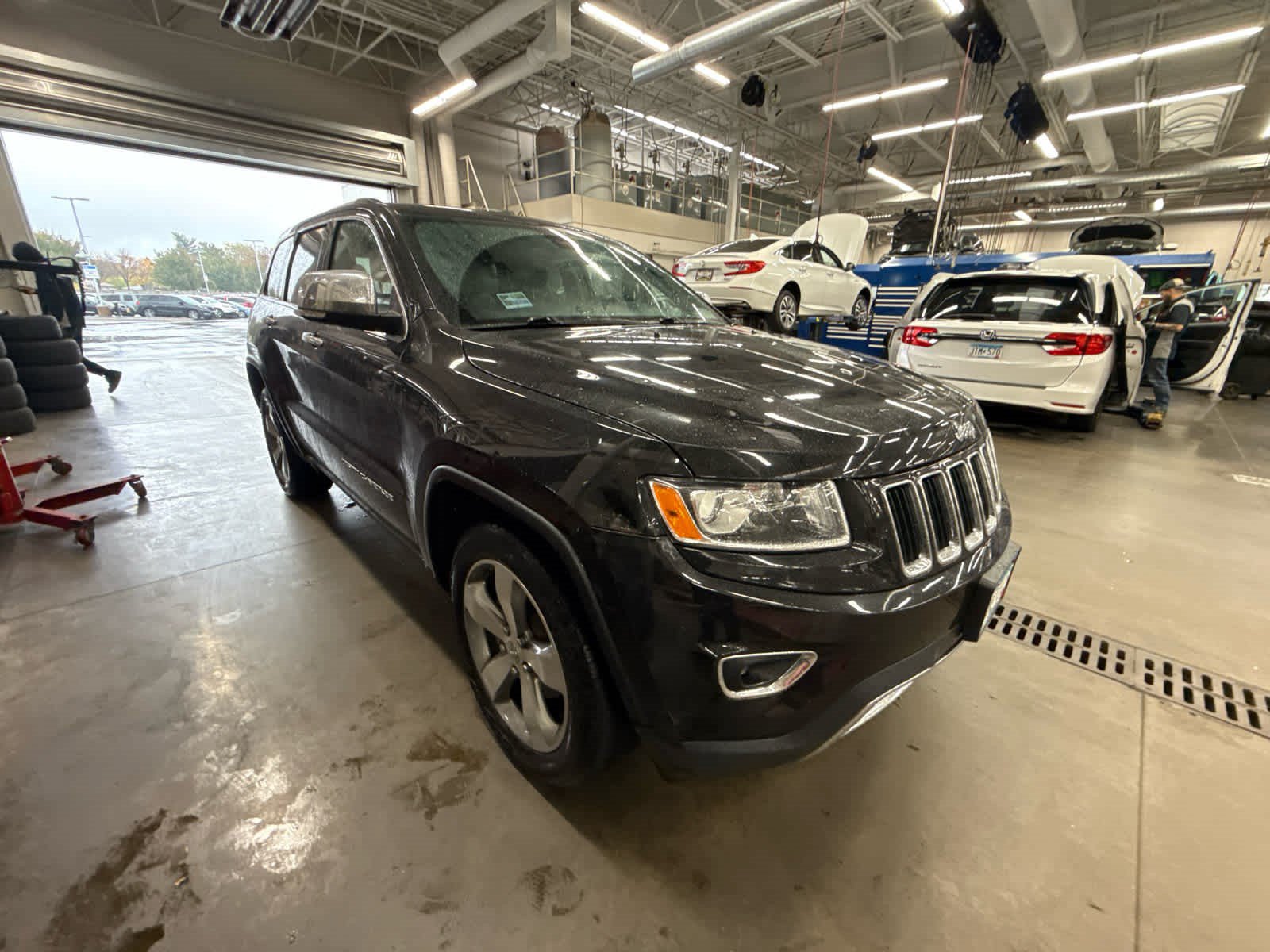 Used 2015 Jeep Grand Cherokee Limited w/ Trailer Tow Group IV AWD/4WD image 5