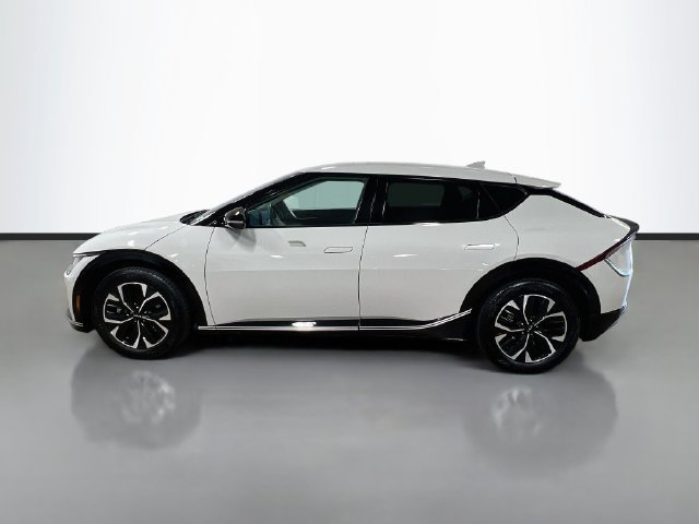 Used 2024 Kia EV6 Wind RWD image 4