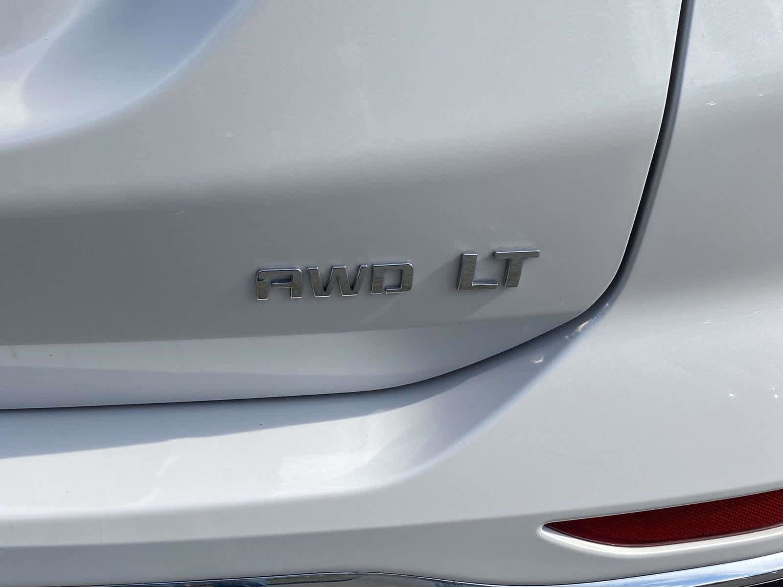 Used 2021 Chevrolet Equinox LT image 31