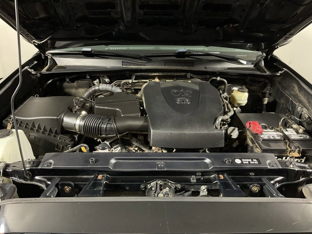 Used 2016 Toyota Tacoma TRD Sport image 7