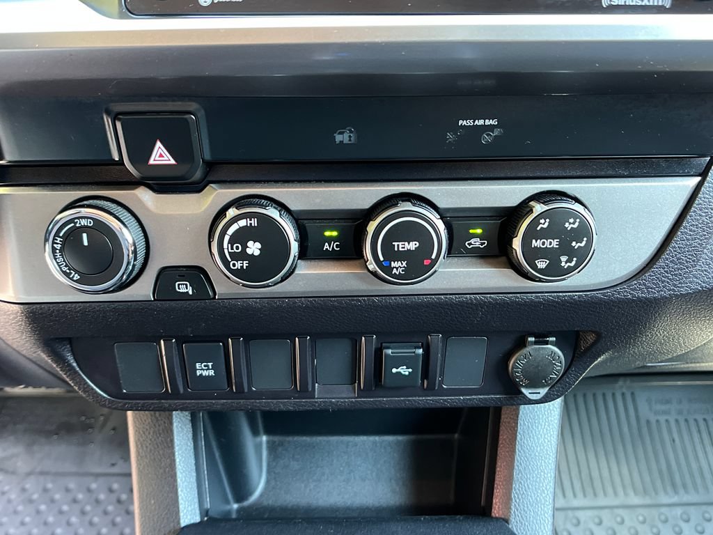Certified 2022 Toyota Tacoma SR5 w/ SR5 Appearance Package (SM) AWD/4WD image 17