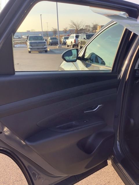 Certified 2025 Hyundai Tucson SE image 19