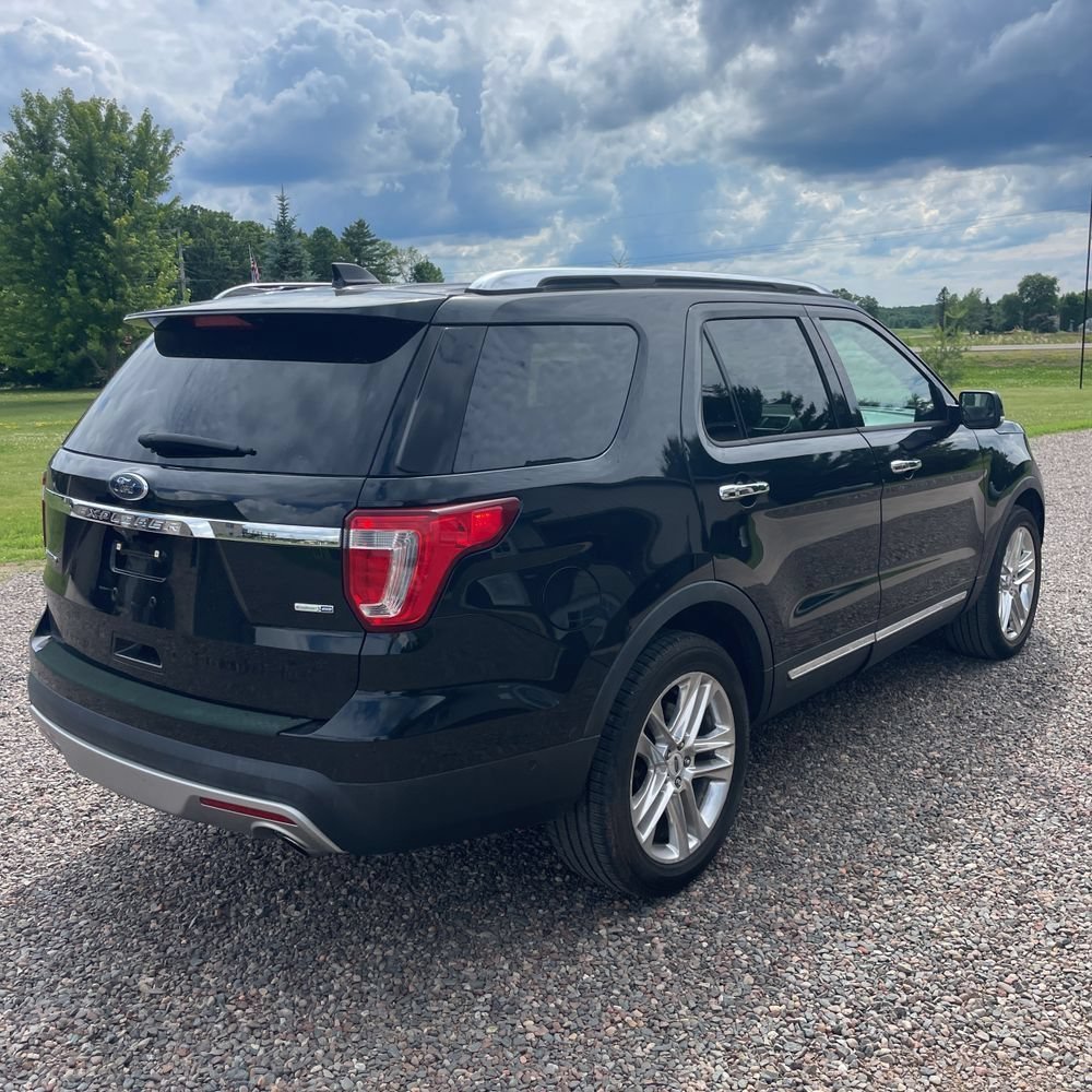 Used 2016 Ford Explorer Limited w/ Equipment Group 301A AWD/4WD image 3