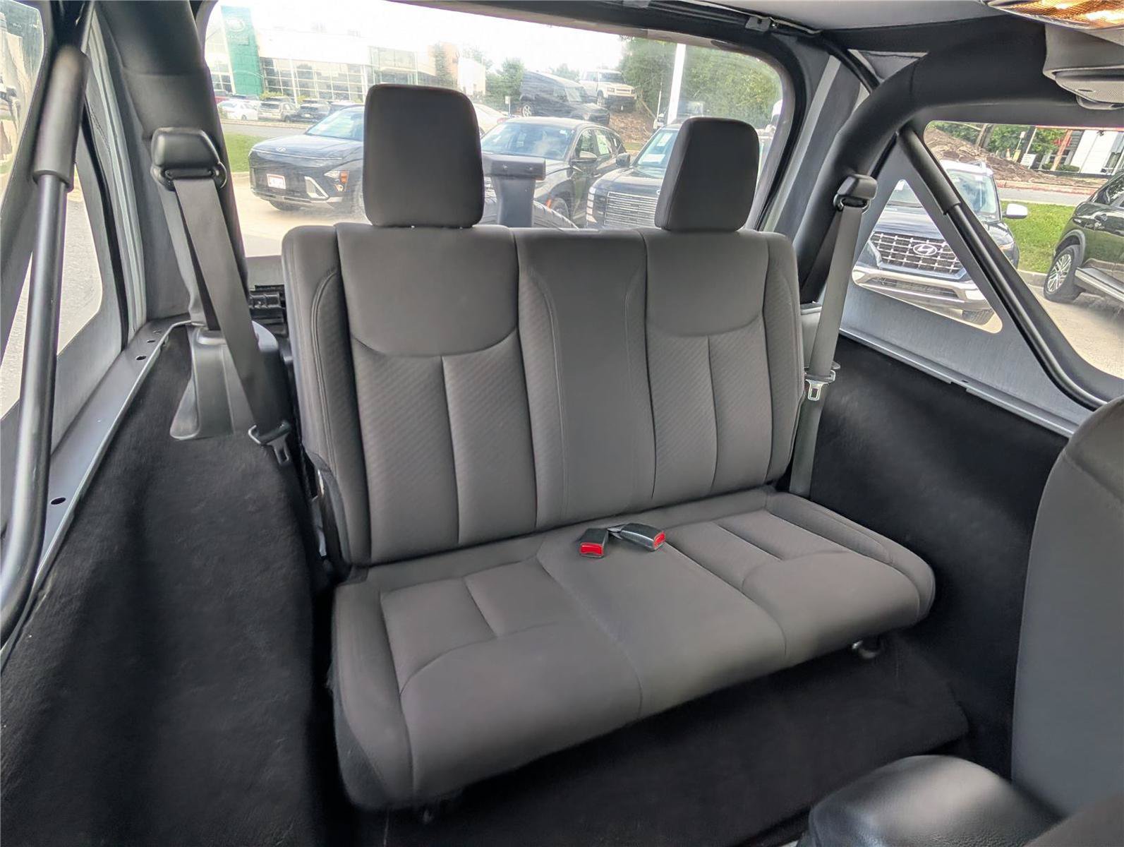 Used 2018 Jeep Wrangler Sport AWD/4WD image 13