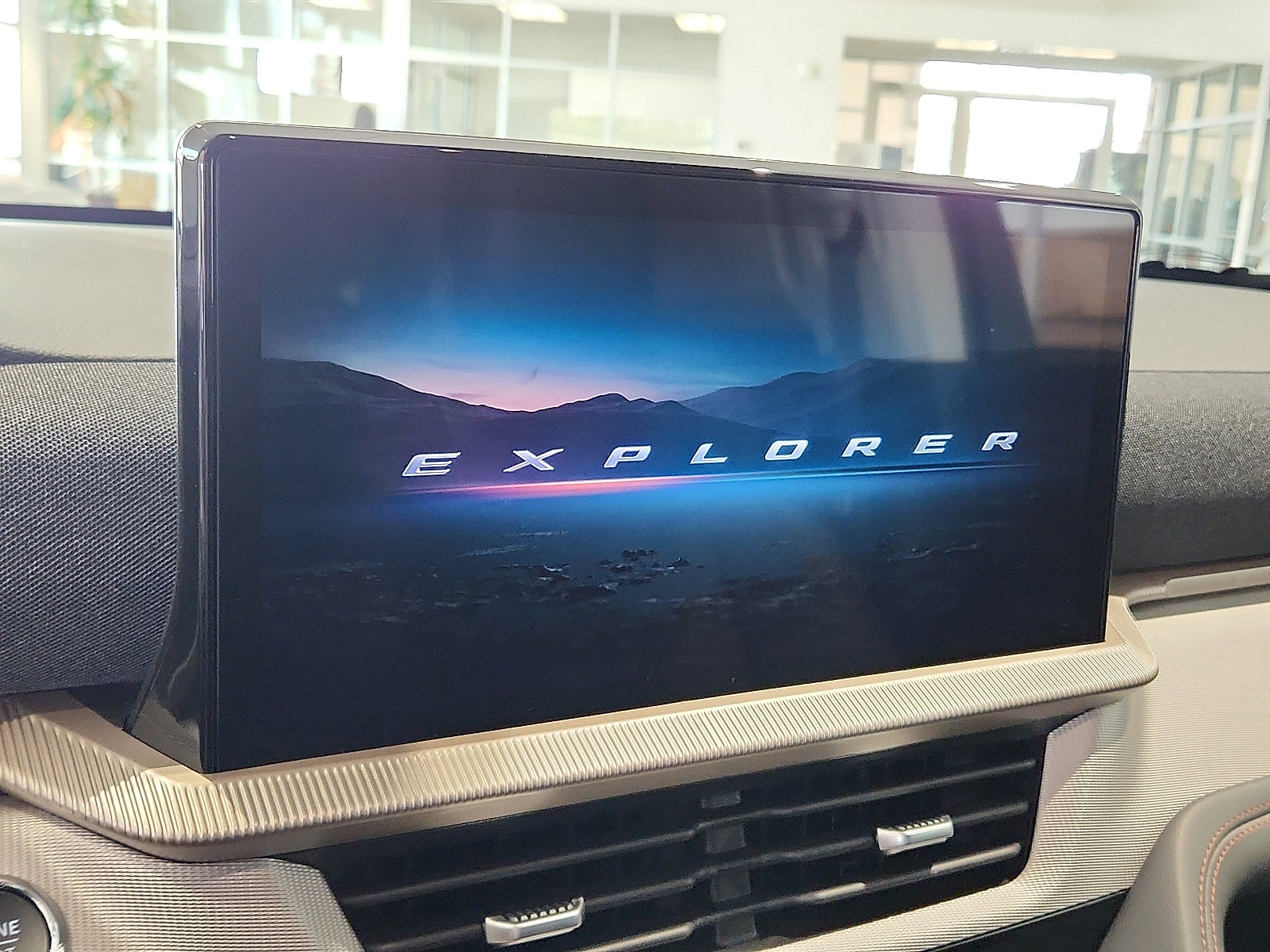 New 2025 Ford Explorer Active w/ Active Comfort Package image 14